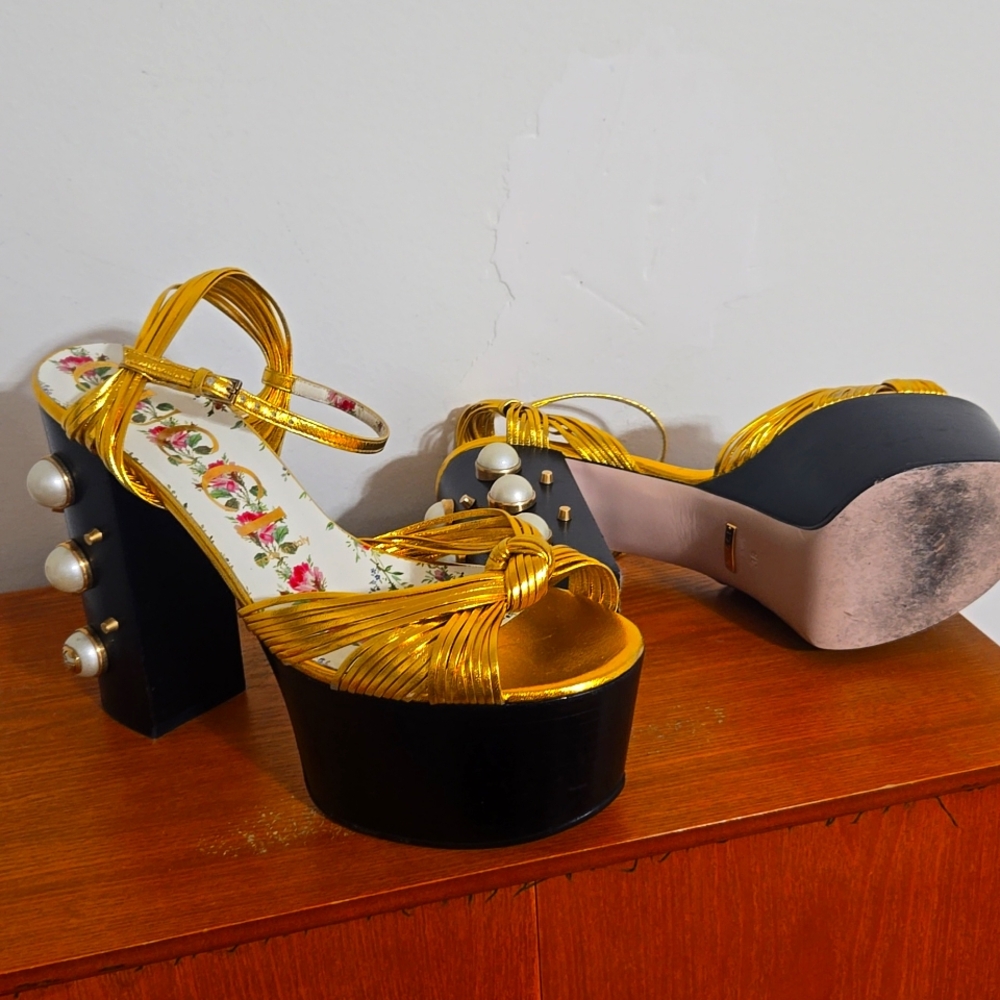 Gucci Runway Ally Platform Sandals size 38